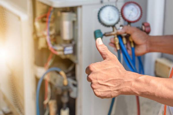 Understanding HVAC System Lifespans in Hyde Park