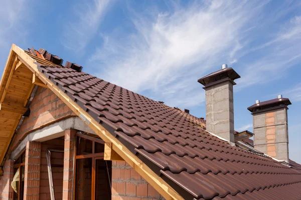 Roof Replacement vs. Repair: Which is Right for You?