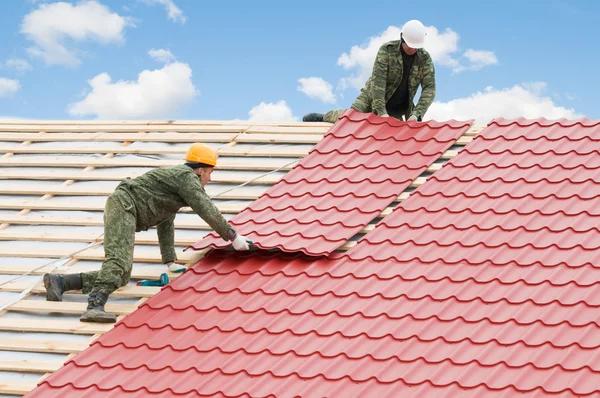 Residential vs. Commercial Roof Installation: Key Differences