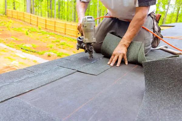 How to Evaluate Quotes from Different Roofing Replacement Contractors