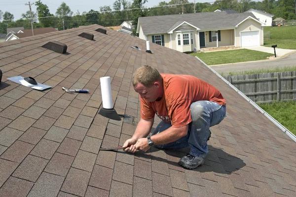 The Benefits of Working with a Roofing Contractor Ada